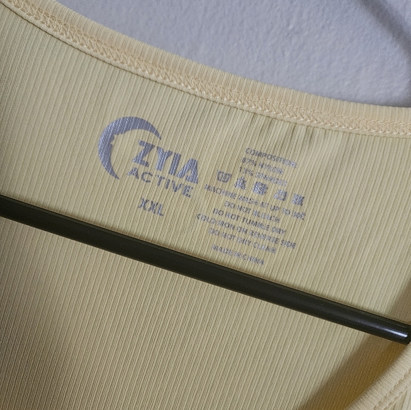 Like New Zyia Tank XXL - Picture 2 of 2